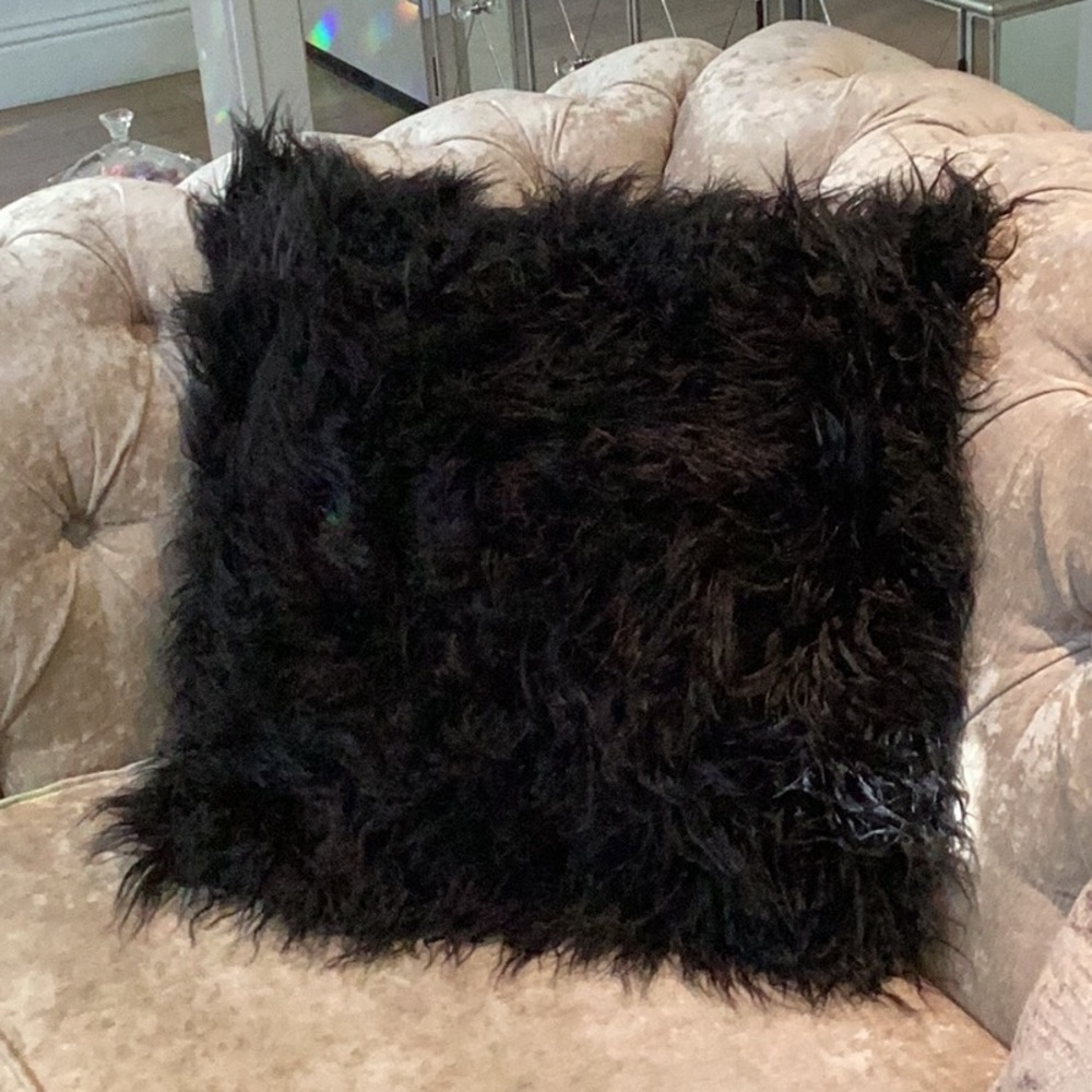 2 (1 pair) faux fur pillow covers 24”x24”